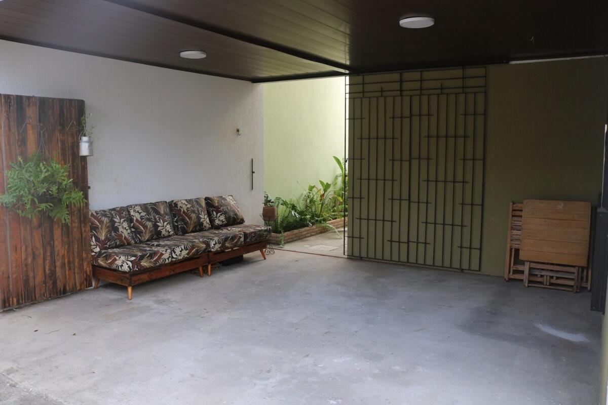 A Casa Do *